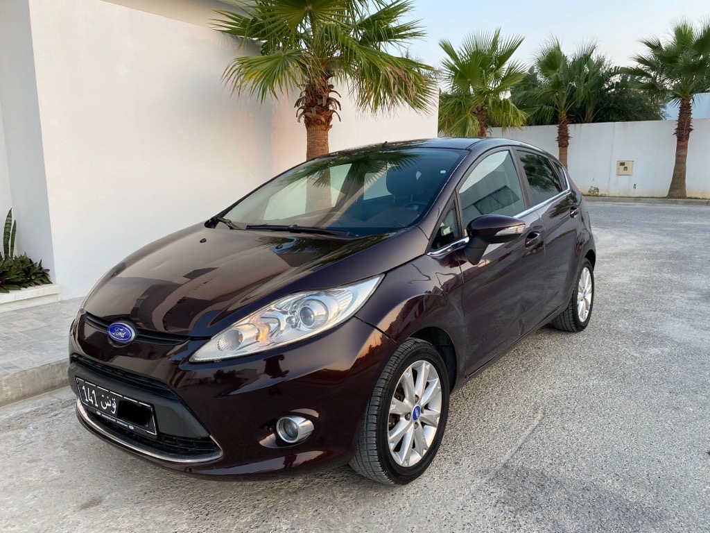Ford fiesta titanium premiere main