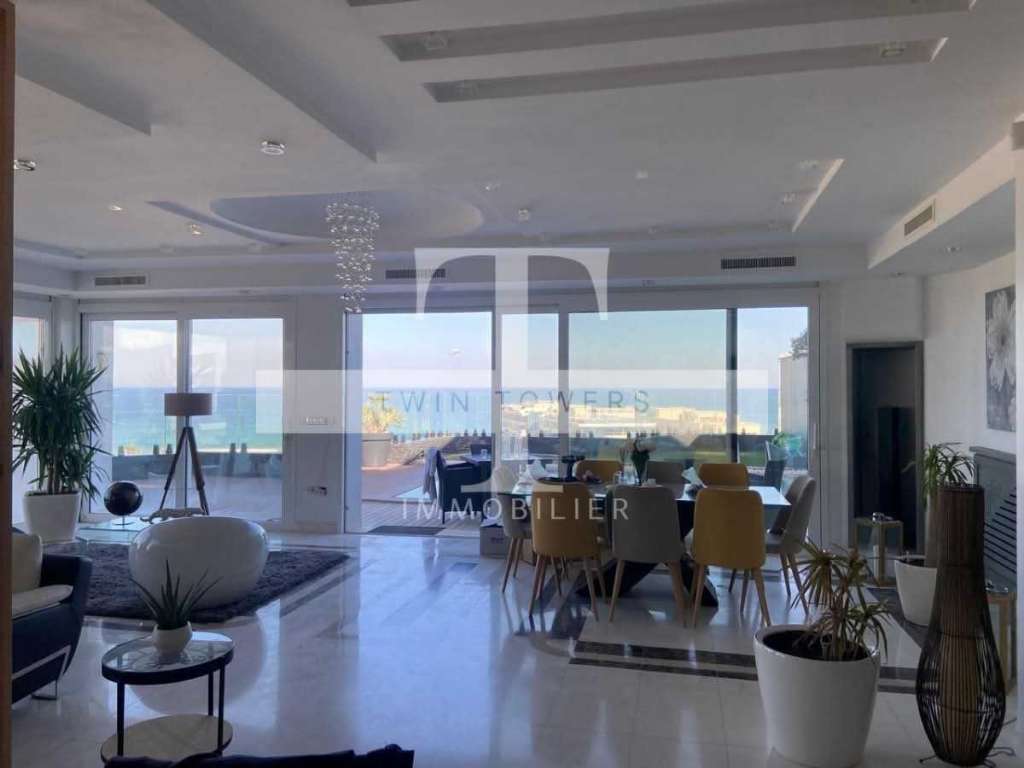 Avendre penthouse 400m2 plein zone touristique