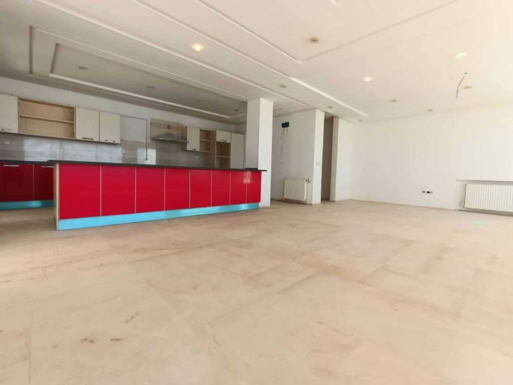 Avendre penthouse 400m2 plein zone touristique