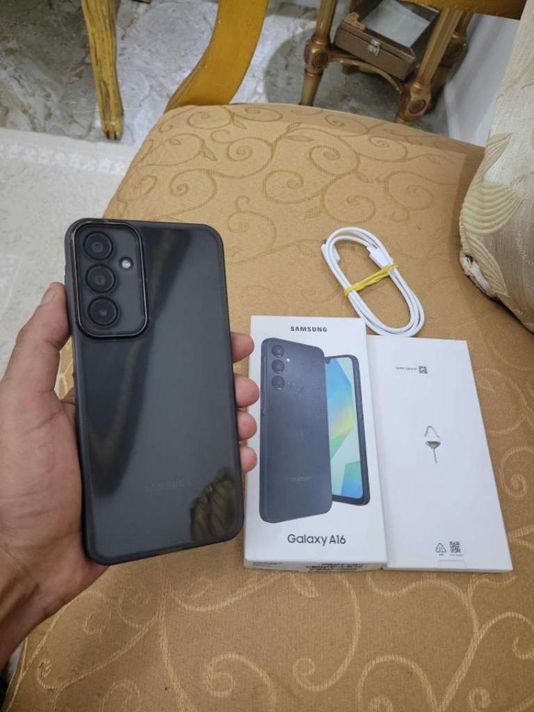 samsung a16 très bon état ram 8g stockage 256g enregistré et validé

