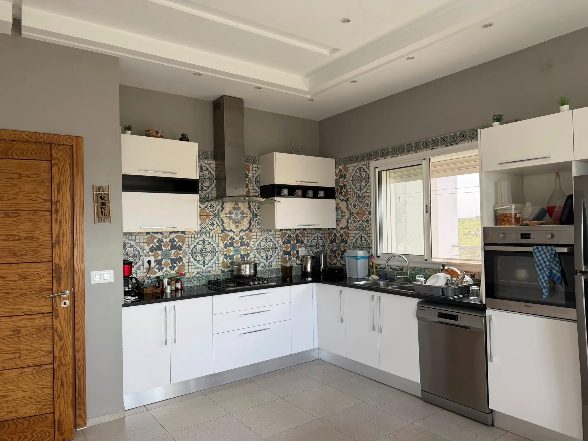  À louer – Villa S+5 très haut standing à Borj Touil, Ariana