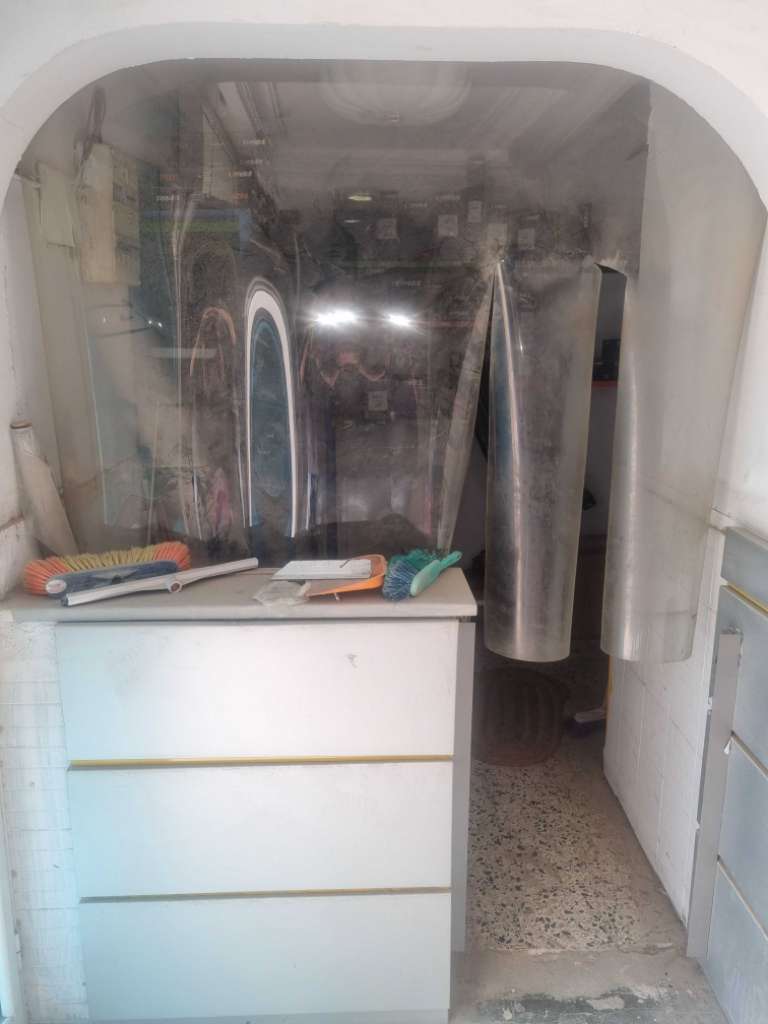 A vendre fond de commaire piece auto