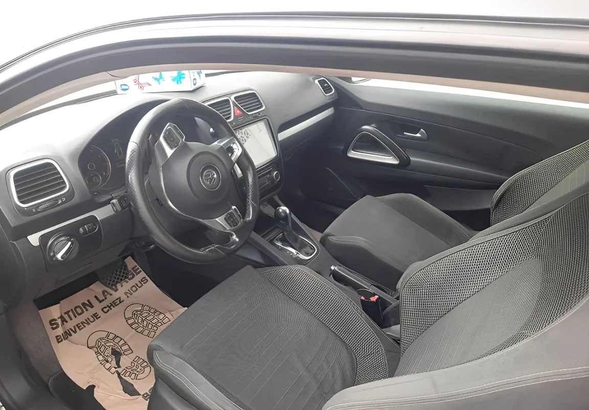 Volkswagen Scirocco 1.4 TSI Sport , Toit Ouvrant , Caméra de recul + Capteurs de stationnement