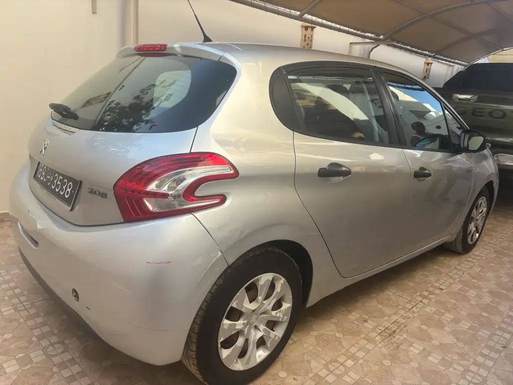 A vendre 208 2013