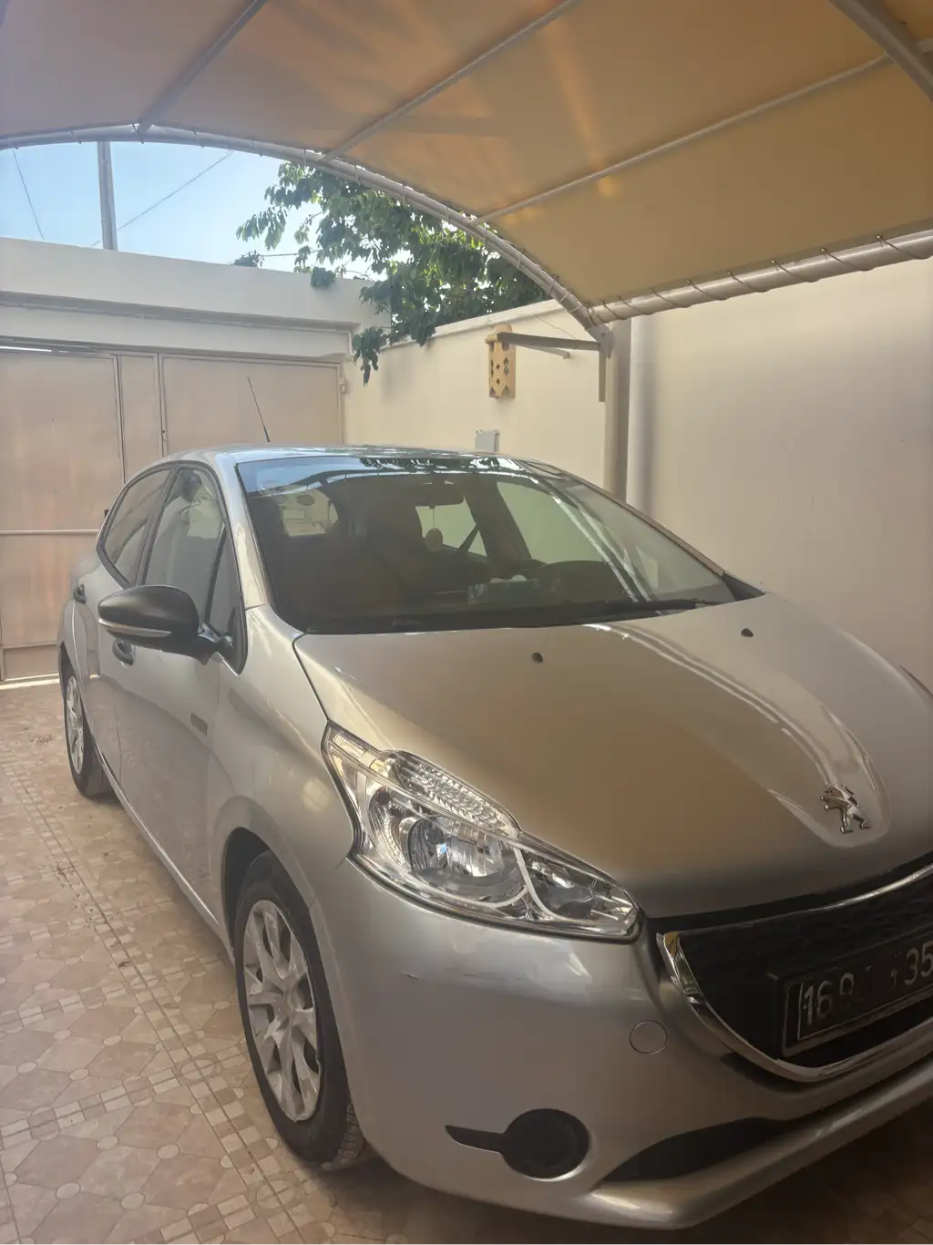 A vendre 208 2013