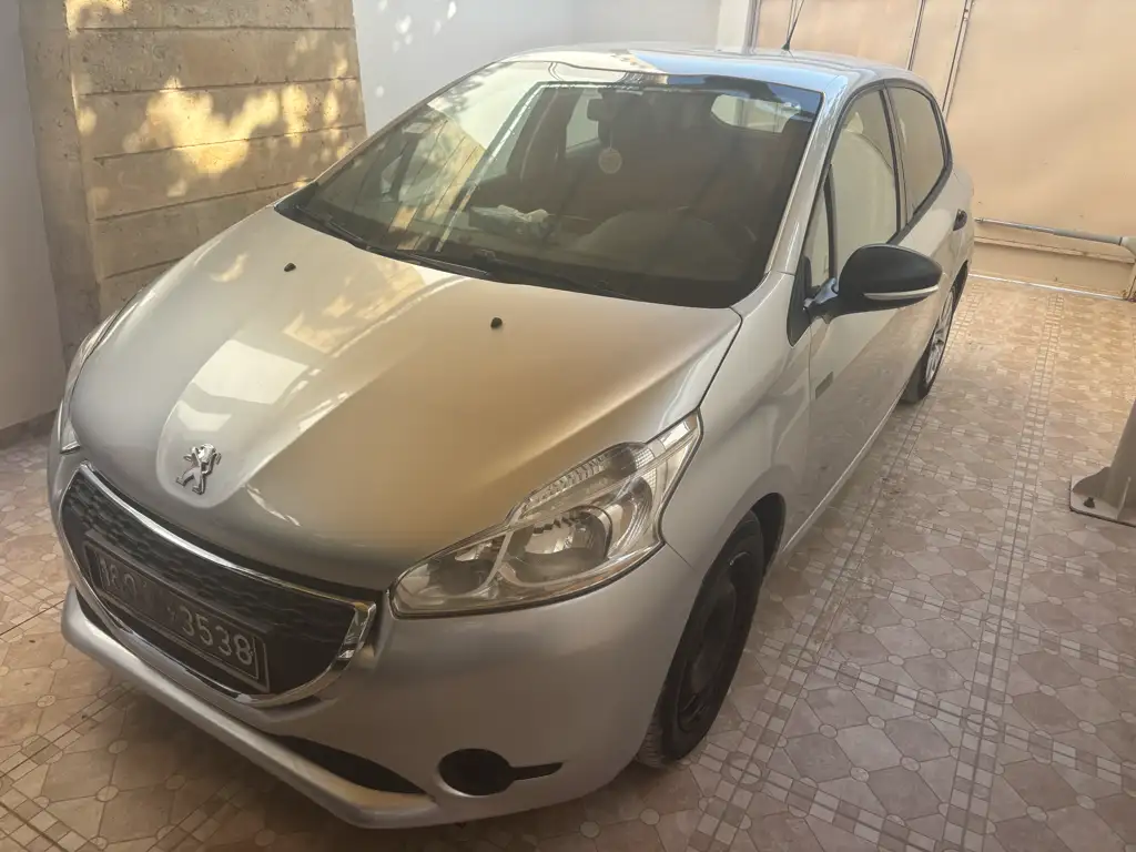 A vendre 208 2013