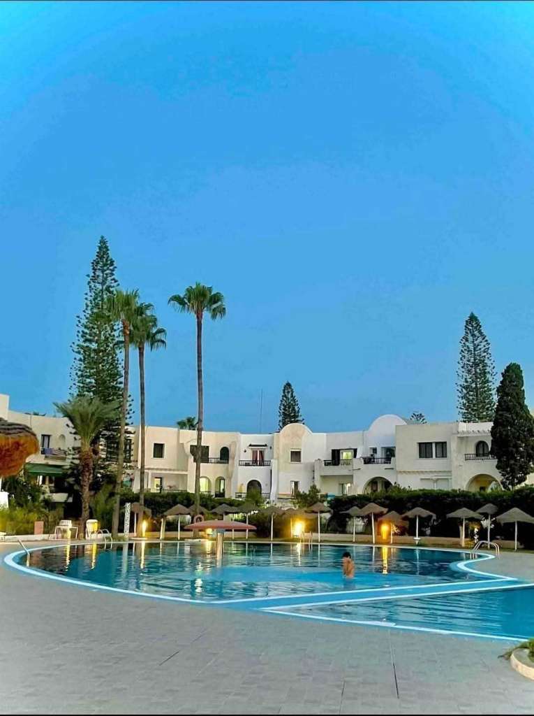 De appartement s3 et s1 pied dans léau marina kantaoui