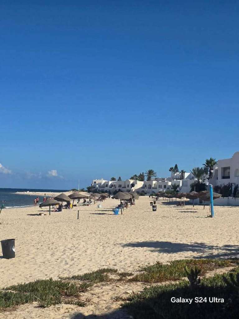 De appartement s3 et s1 pied dans léau marina kantaoui