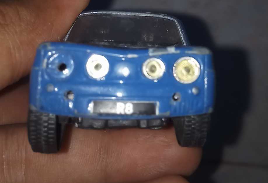 Miniature Renault r8 
