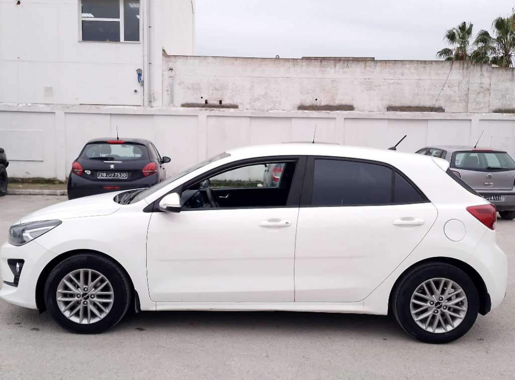 KIA RIO PREMIERE MAIN 