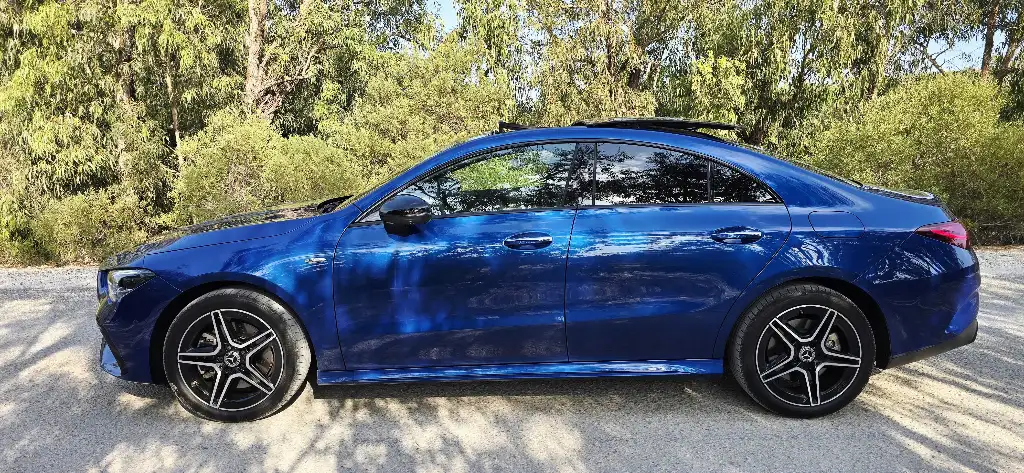 Une belle mercedes cla 250e amg Toi panoramic full importée d’Allemagne fin serie