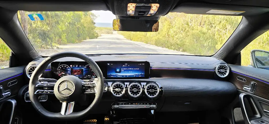 Une belle mercedes cla 250e amg Toi panoramic full importée d’Allemagne fin serie