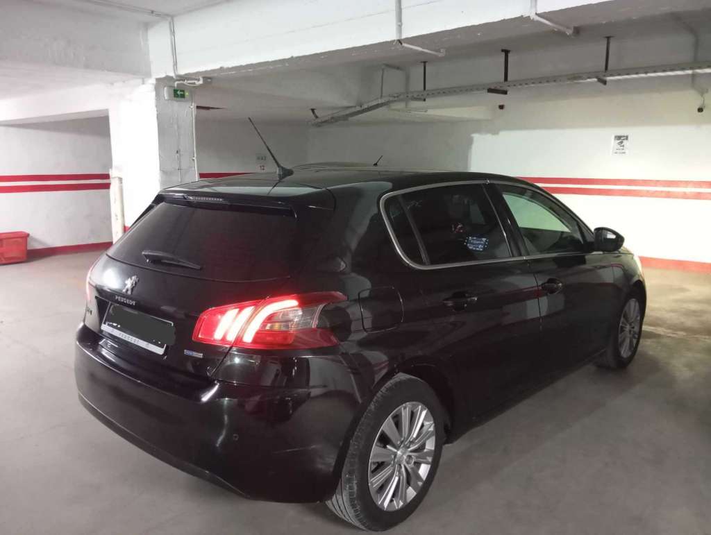 A vendre ou échange avec boite auto 