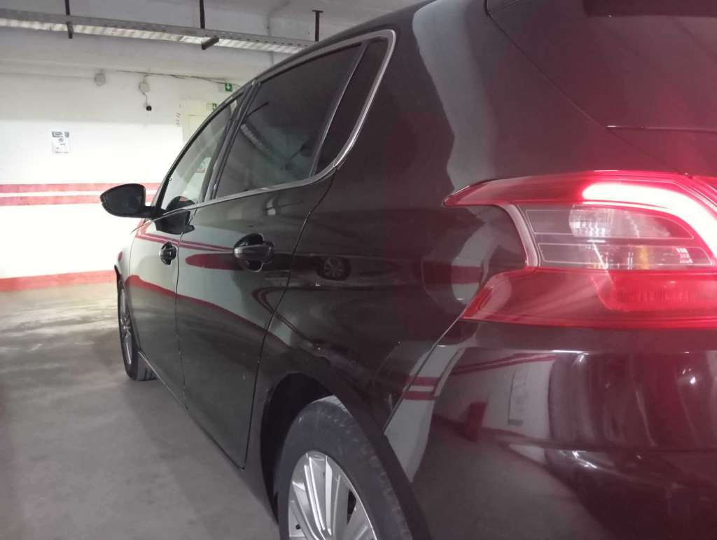 A vendre ou échange avec boite auto 