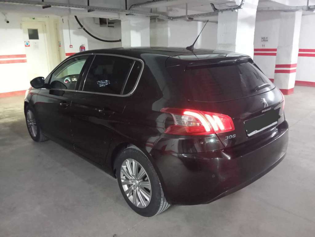 A vendre ou échange avec boite auto 