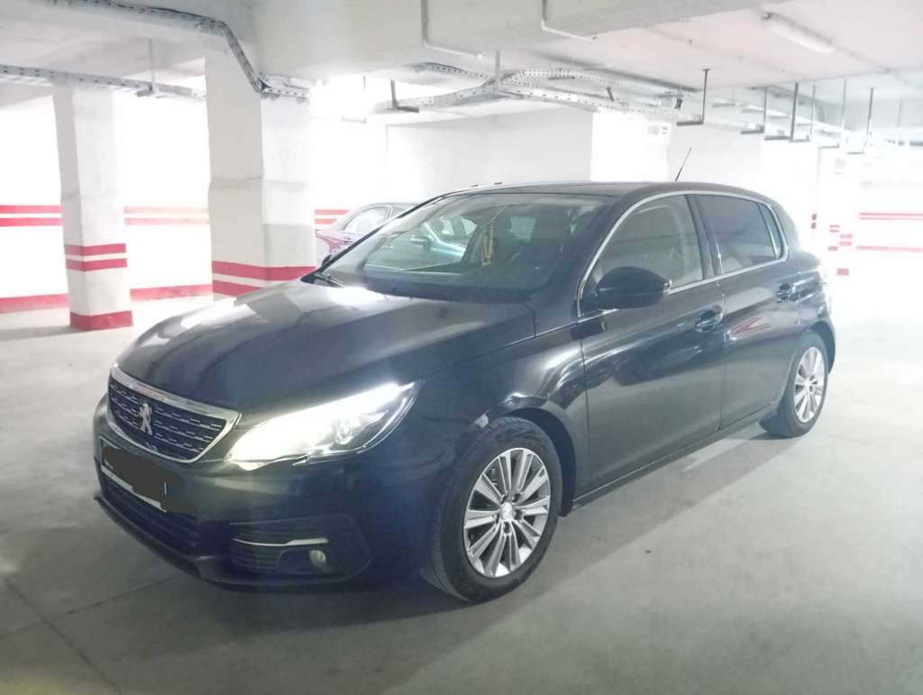 A vendre ou échange avec boite auto 