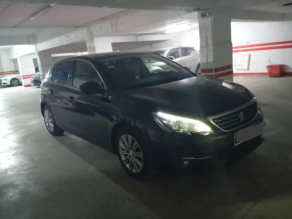 A vendre ou échange avec boite auto 