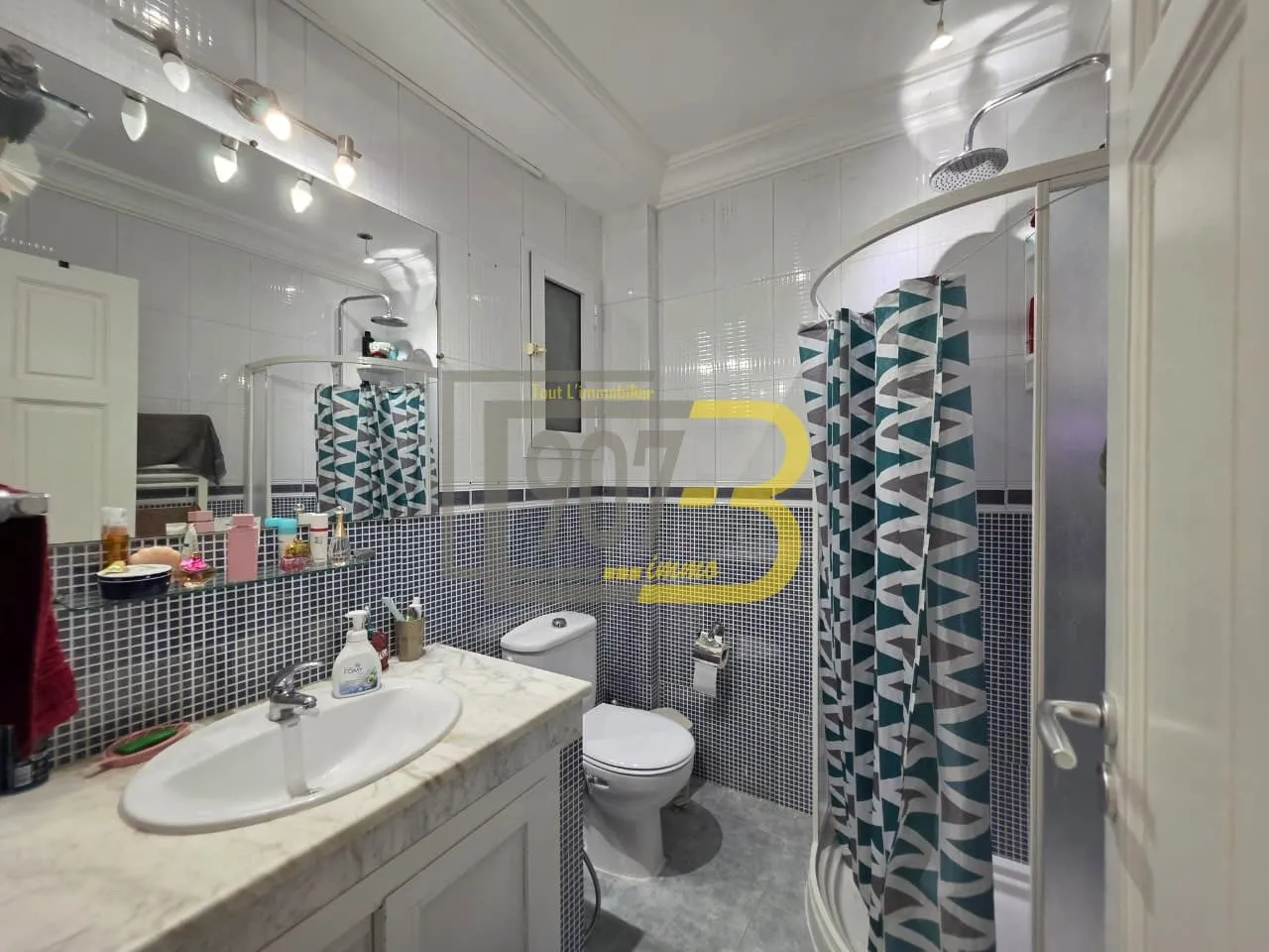 A vendre un appartement s+3 à cité Ennasr