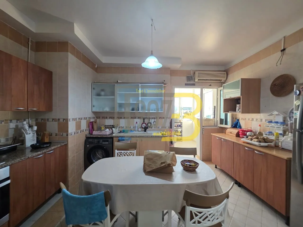 A vendre un appartement s+3 à cité Ennasr