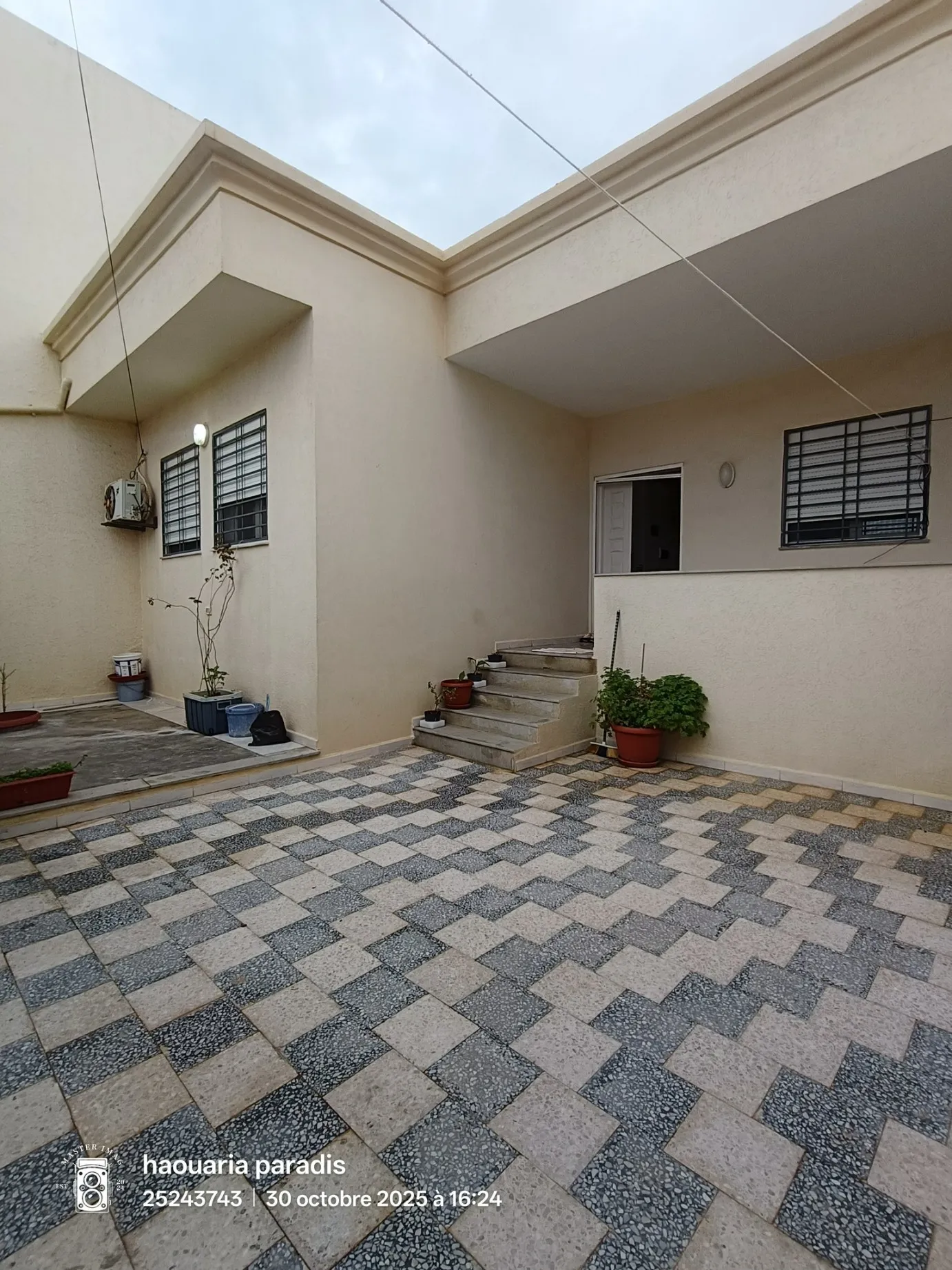 A vendre une Maison indépendante située au centre ville El Haouaria