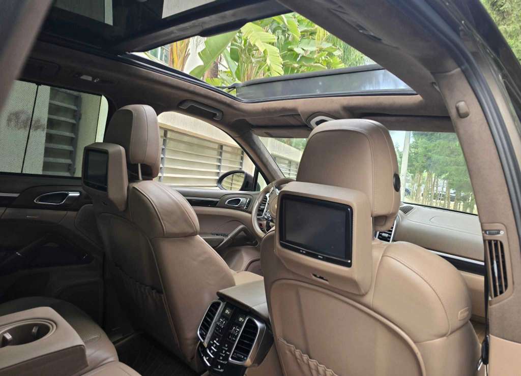 🚘  PORSCHE CAYENNE GTS2012 V8 ESSENCE🚘
          🔁 on accepte l échange des voitures
                