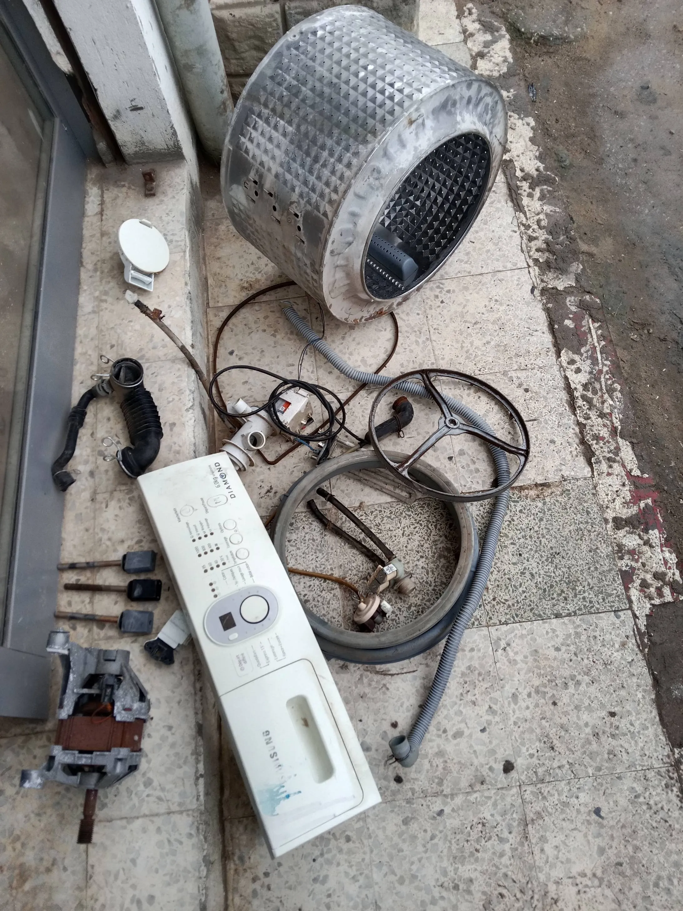 Carte électronique ; Moteur ; porte et accessoires machine à laver SAMSUNG DIAMOND 6 Kg 