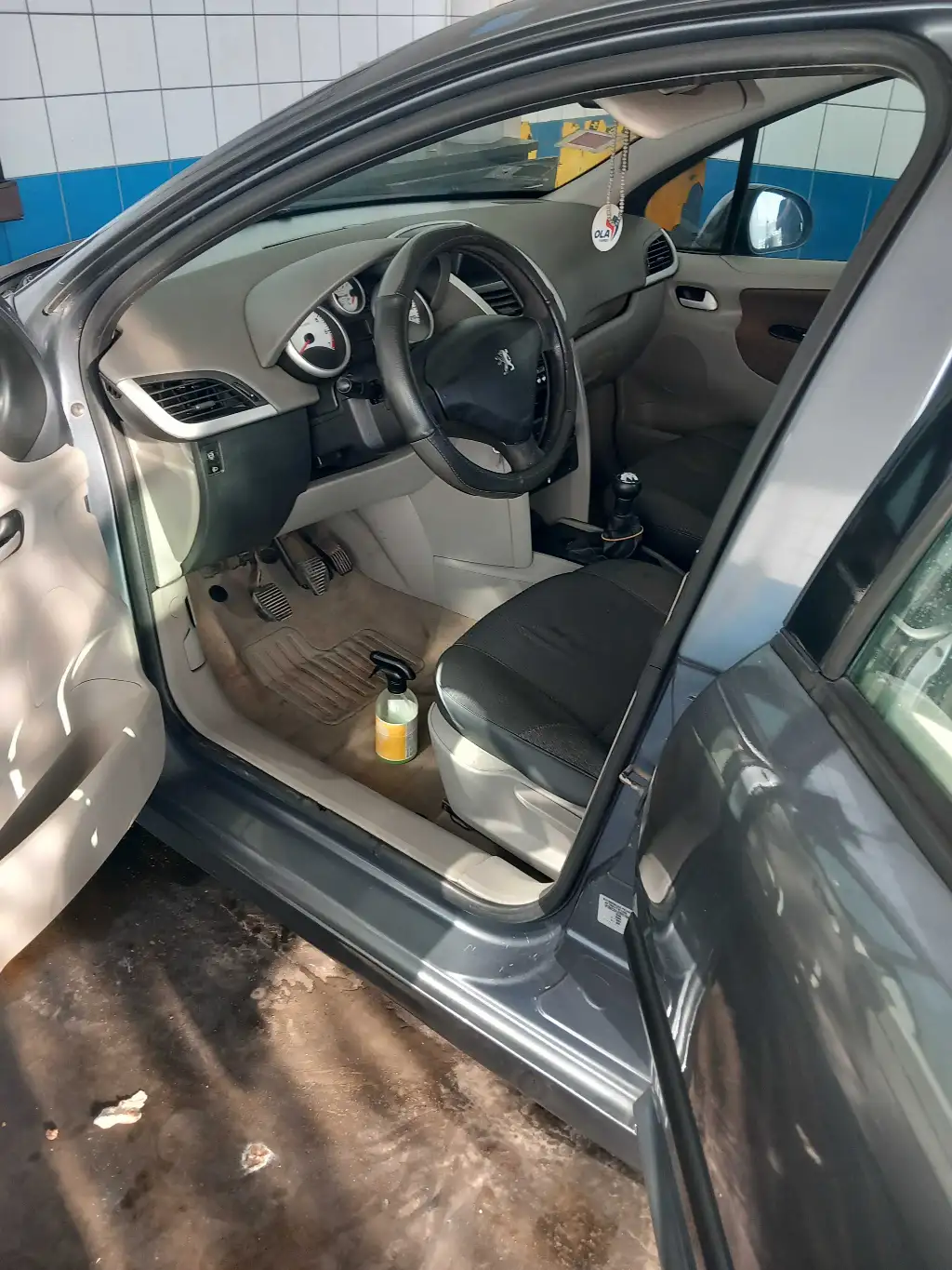 PEUGEOT 207