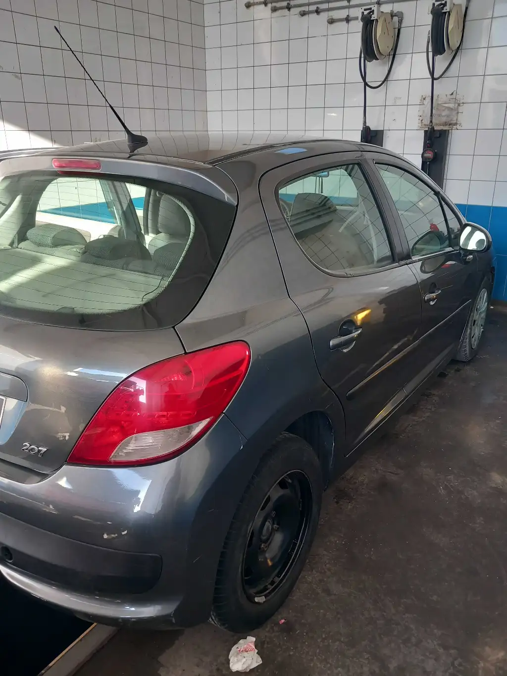 PEUGEOT 207