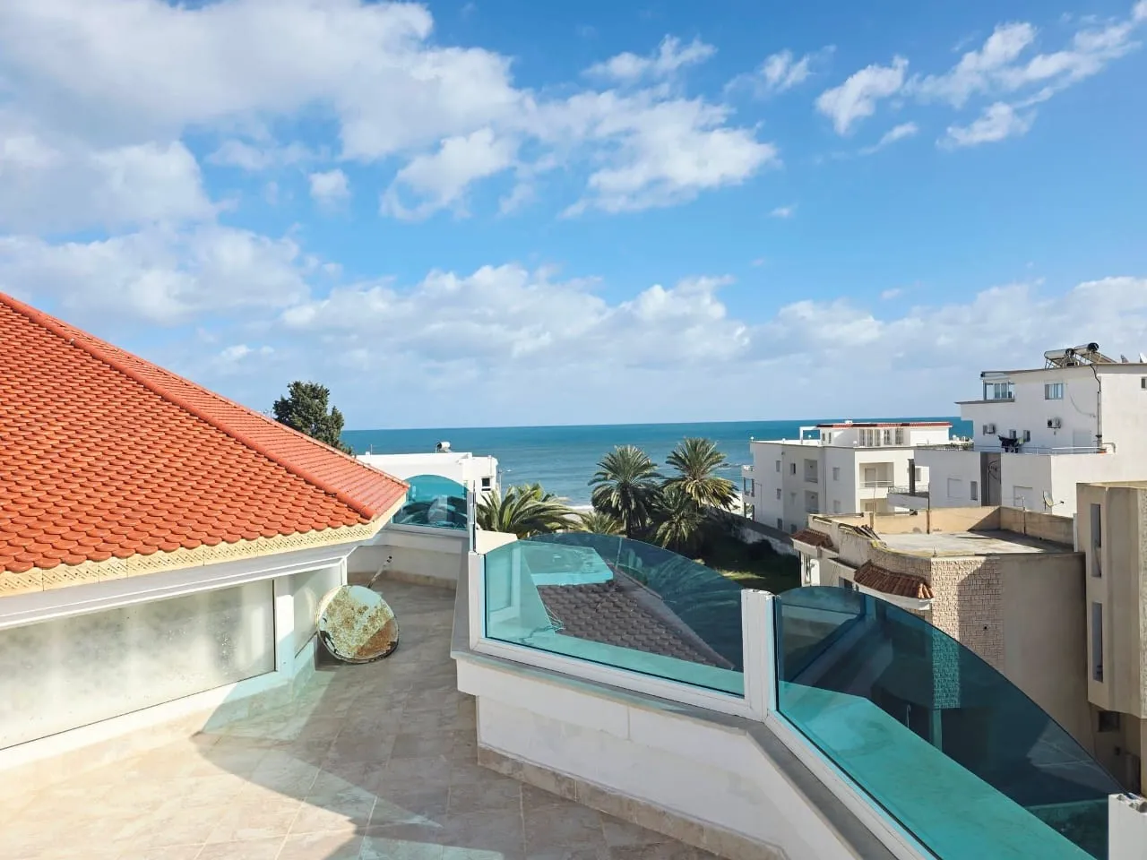 A vendre superbe villa S8 haut gamme à chatt Mariam
