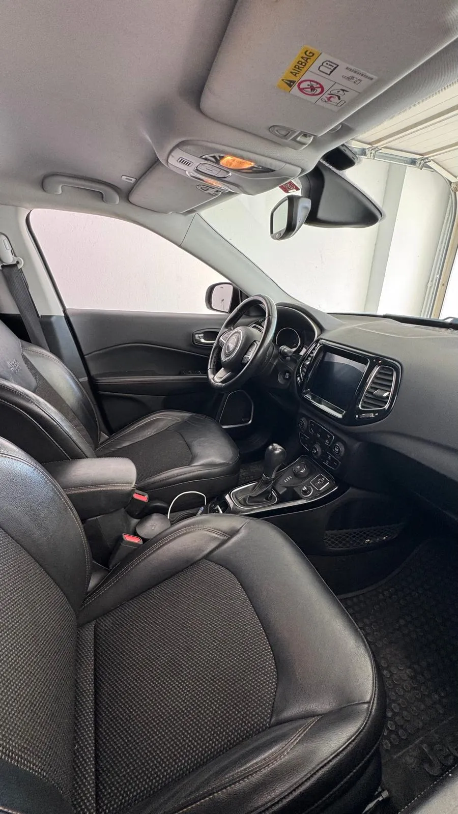 A vendre Voiture jeep compass 4X4 Bonne occasion à Hammamet