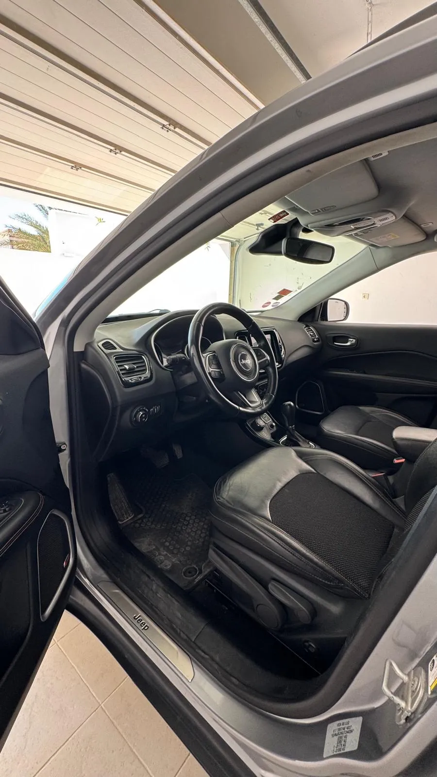 A vendre Voiture jeep compass 4X4 Bonne occasion à Hammamet