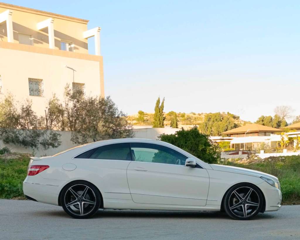 🚘 MERCEDES-BENZ Classe E250
 COUPE-Carlsson