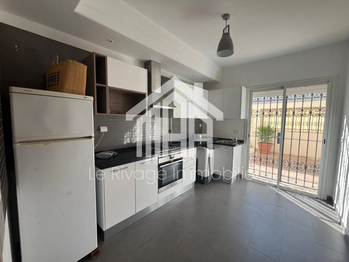un appartement S+1 en rez-de-chaussée avec terrasse