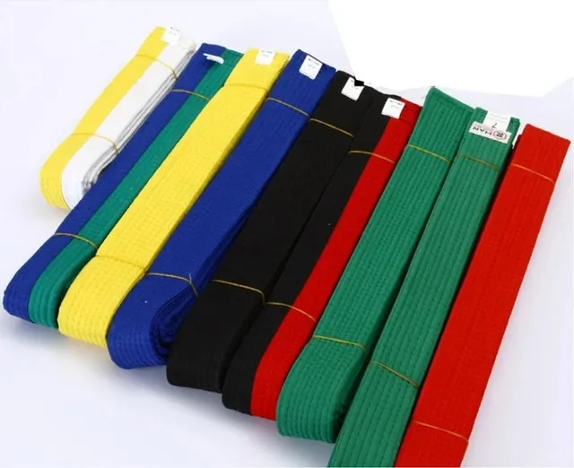 đDivers Ă©quipements & VĂȘtements sportifs