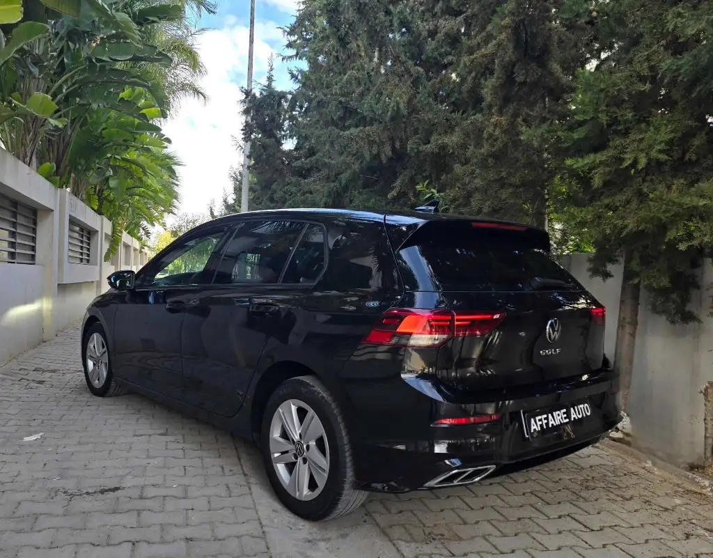 đVolkswagen Golf8 essence 2022 đ
đ on accepte l Ă©change des voitures