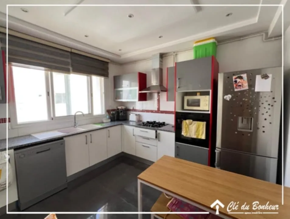 Appartement S+3 spacieux à Cité Wahat