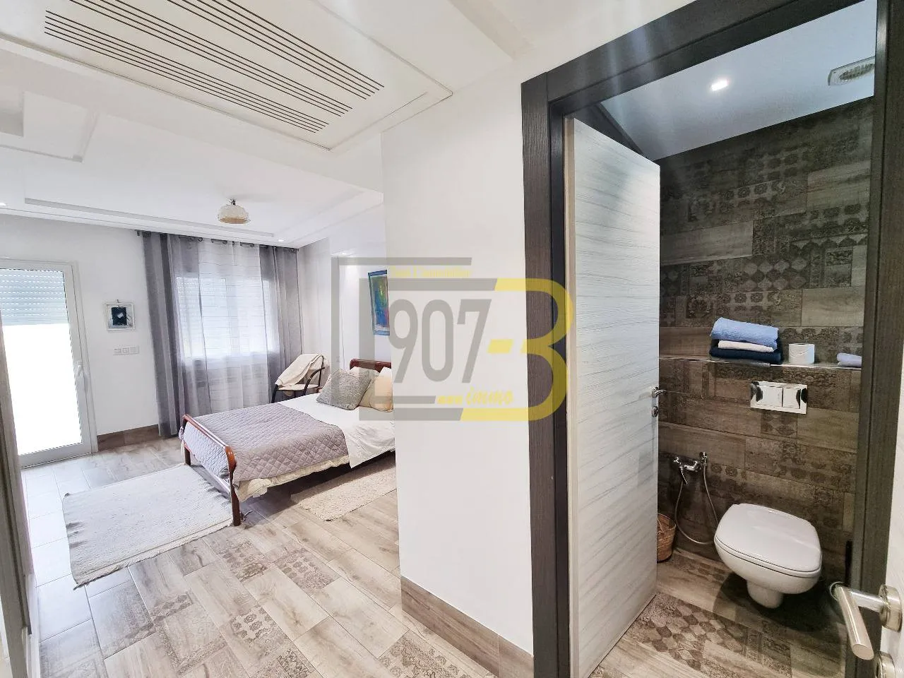 a vendre Très bel appartement s+4 à Ennasr 2