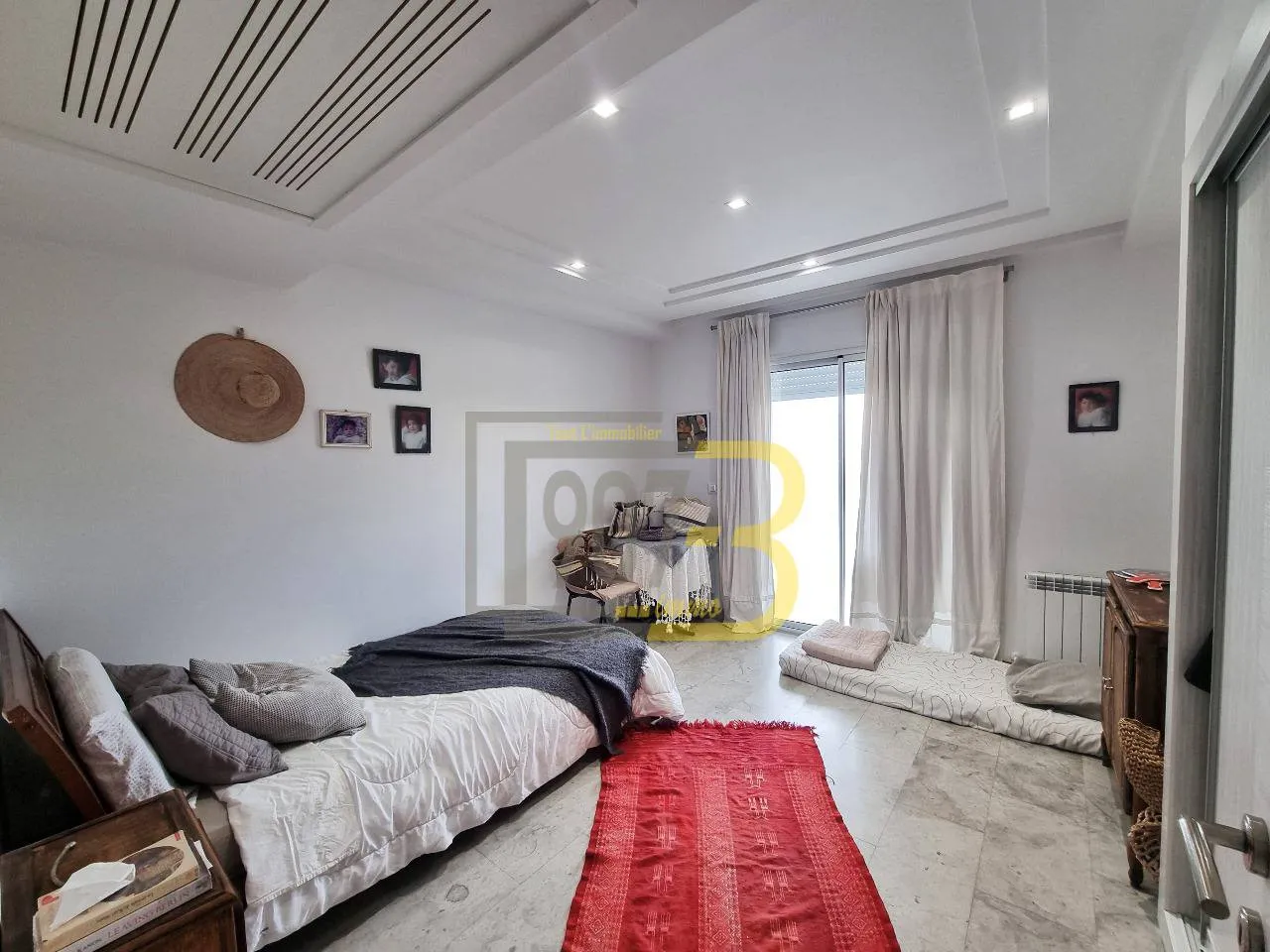 a vendre Très bel appartement s+4 à Ennasr 2