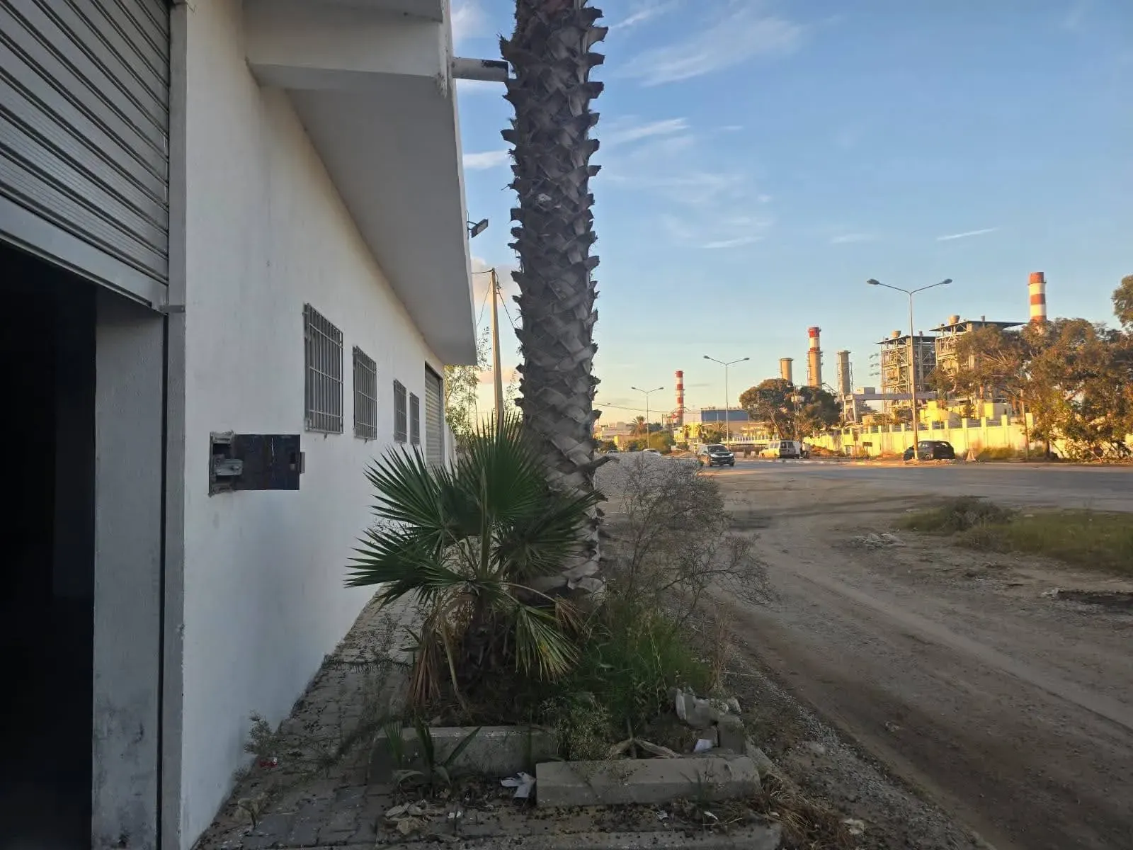 Opportunité a vendre 3 local individuel 7000m2