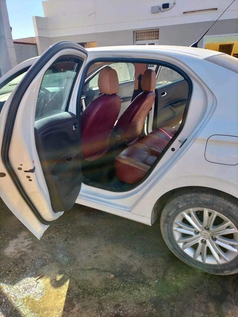 Peugeot 301