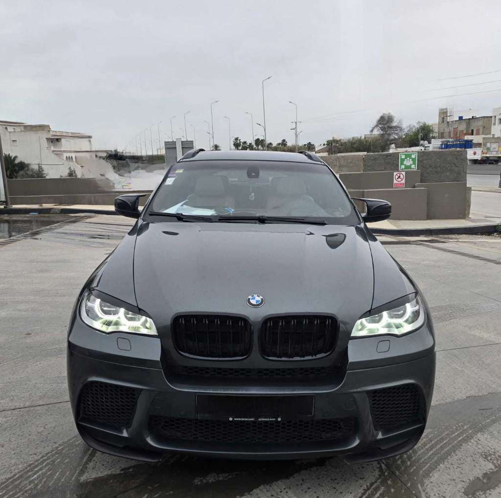 BMW X6 DIESEL 3L 15cv  2009 4 roues neuves  
  prix intéressant Affichage tête haute 