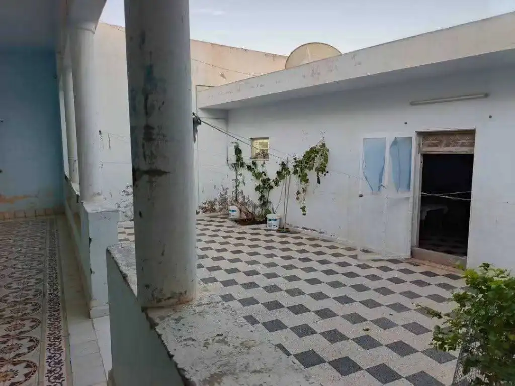 🏠 À VENDRE – Maison Individuelle S+5 à Akouda

📌 [Réf : R235] - photo 8