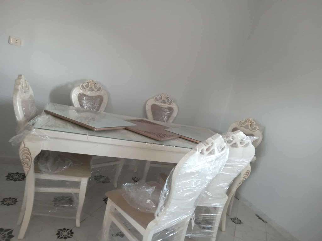 Salle à manger et meuble d'entrée