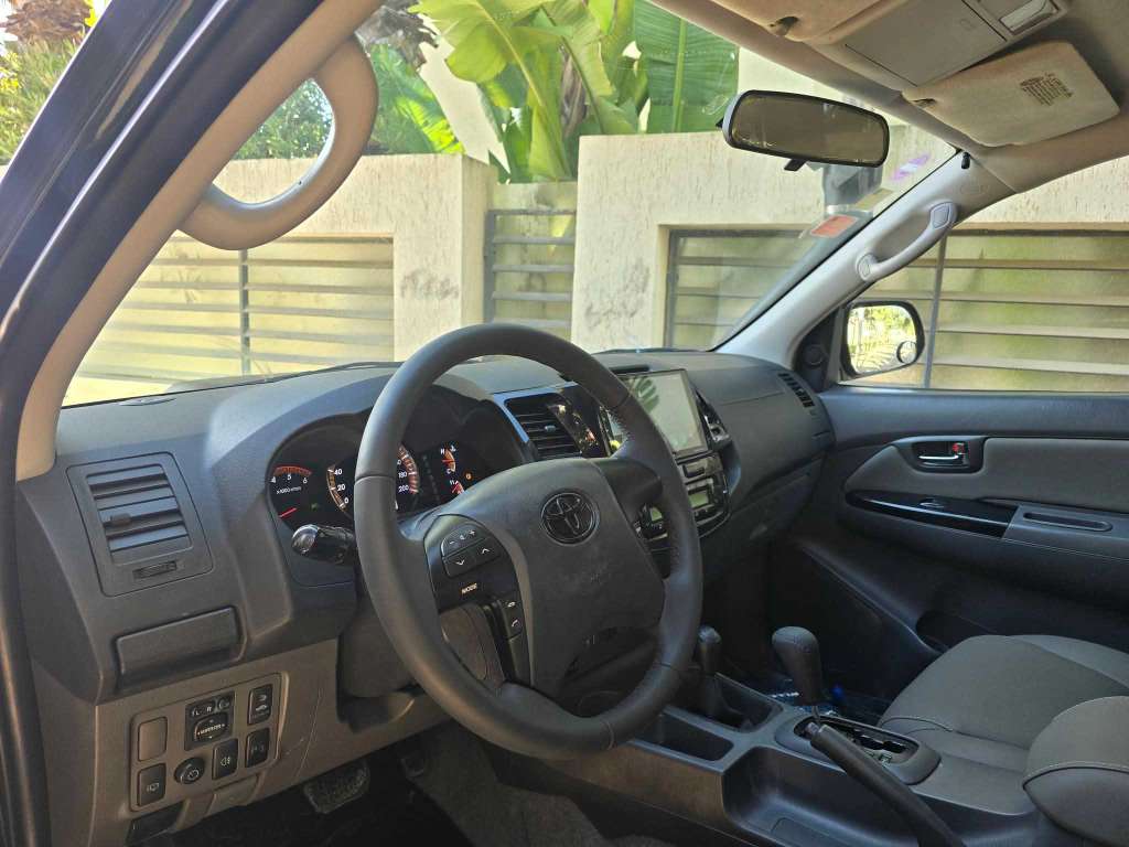 đToyota Hilux 4x4 3Litres 2013 boite auto đ
10cv Dieselđ on accepte l Ă©change des voitures