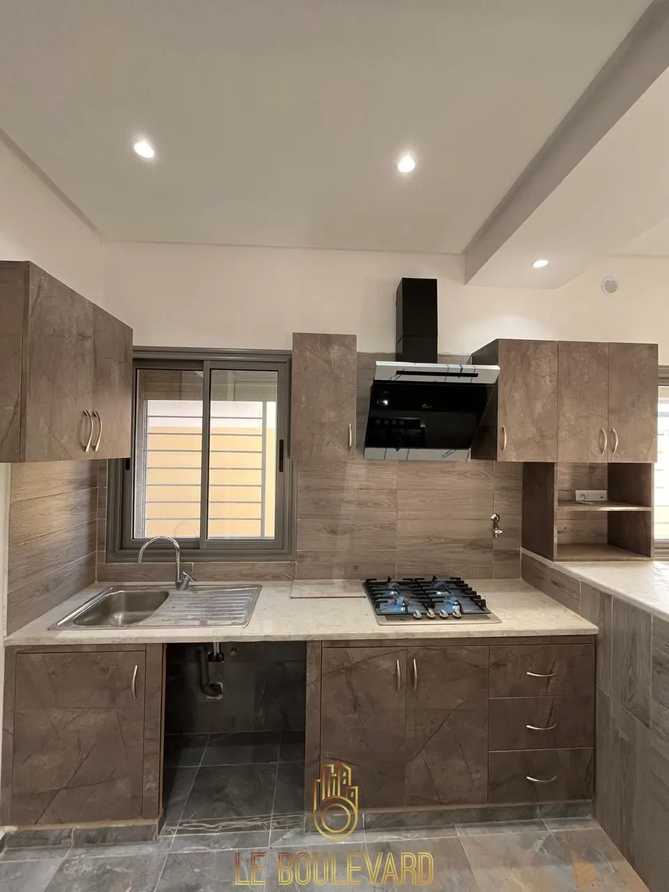 A Vendre Appartement S+3 Haut Standing Avec Jardin Situé à Mrezga, Hammamet