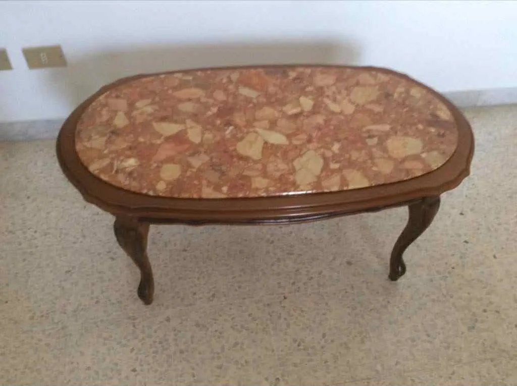 table en marbre et bois