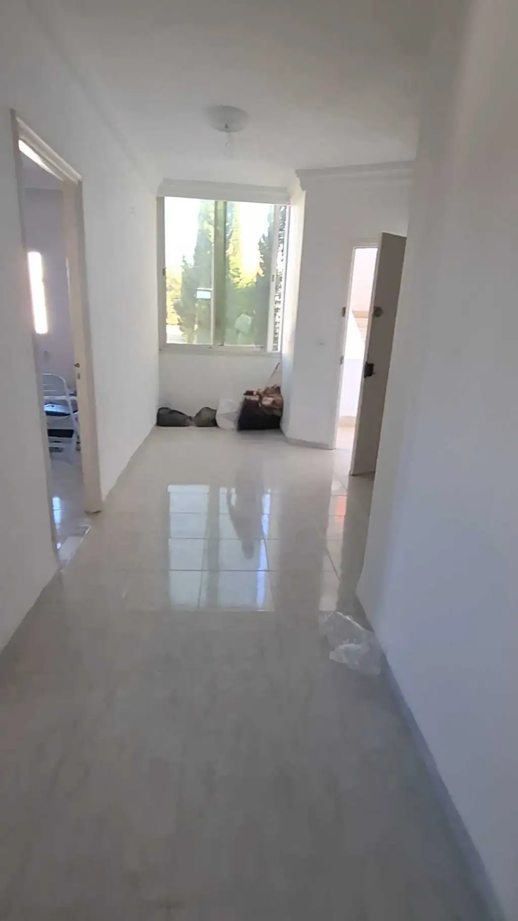 Grand appartement sur autoroute La Marsa