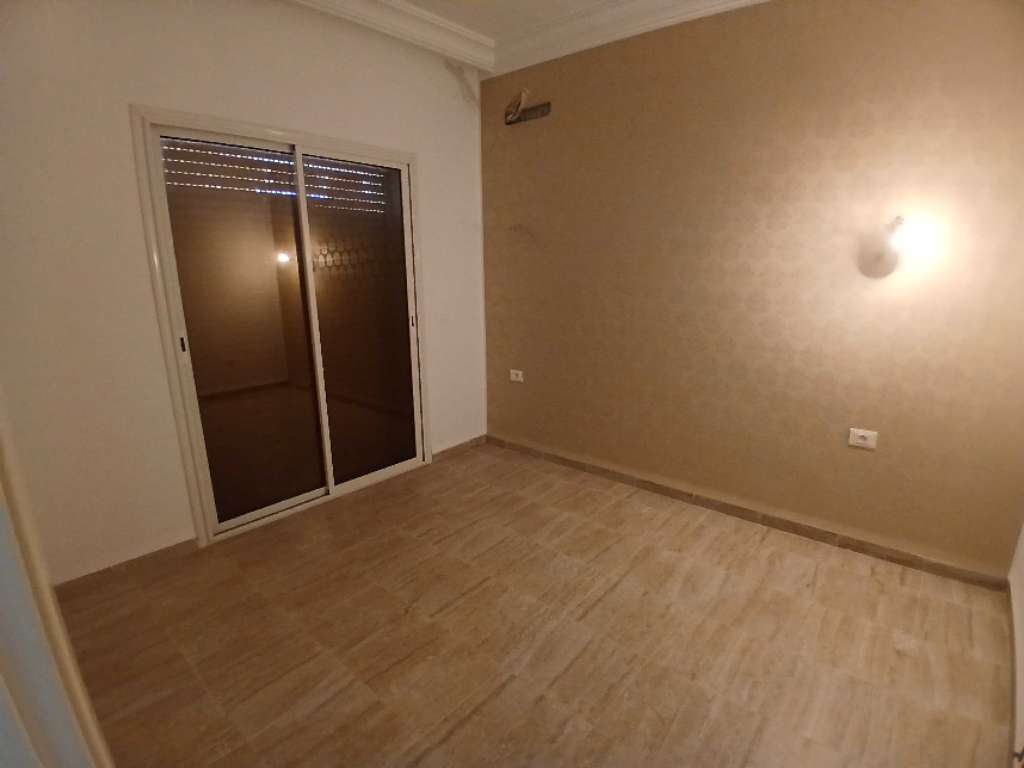 A louer 2 bureau pour activité administrative situé  a sahloul a proximité rond-point Choes Centre