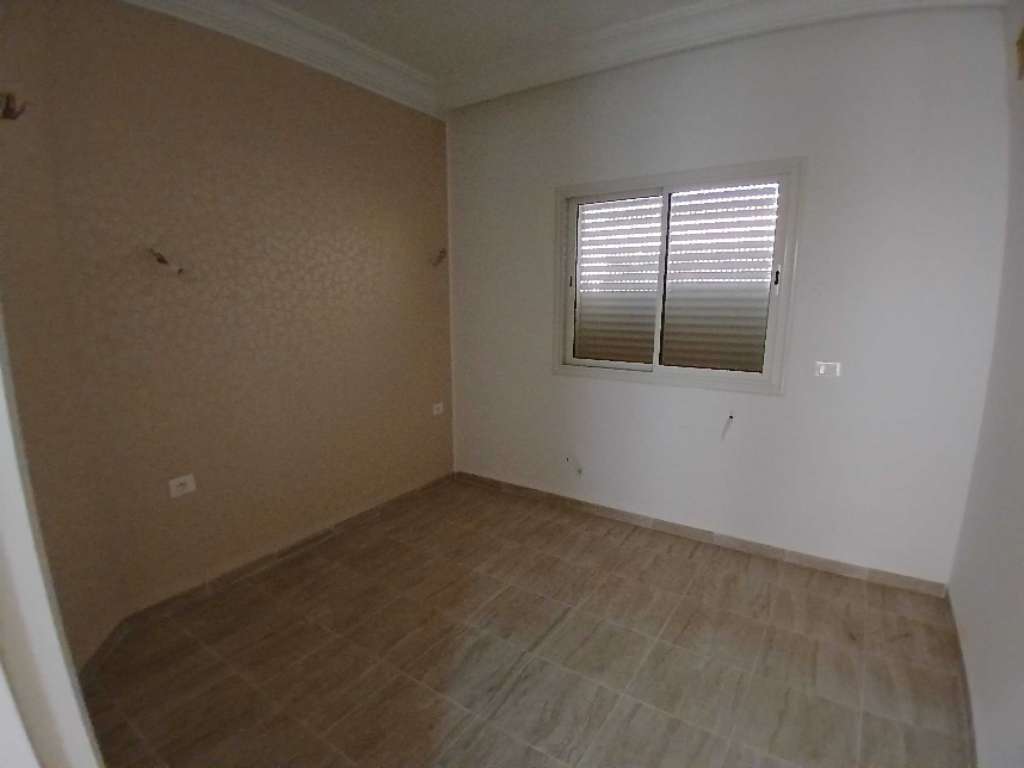 A louer 2 bureau pour activité administrative situé  a sahloul a proximité rond-point Choes Centre