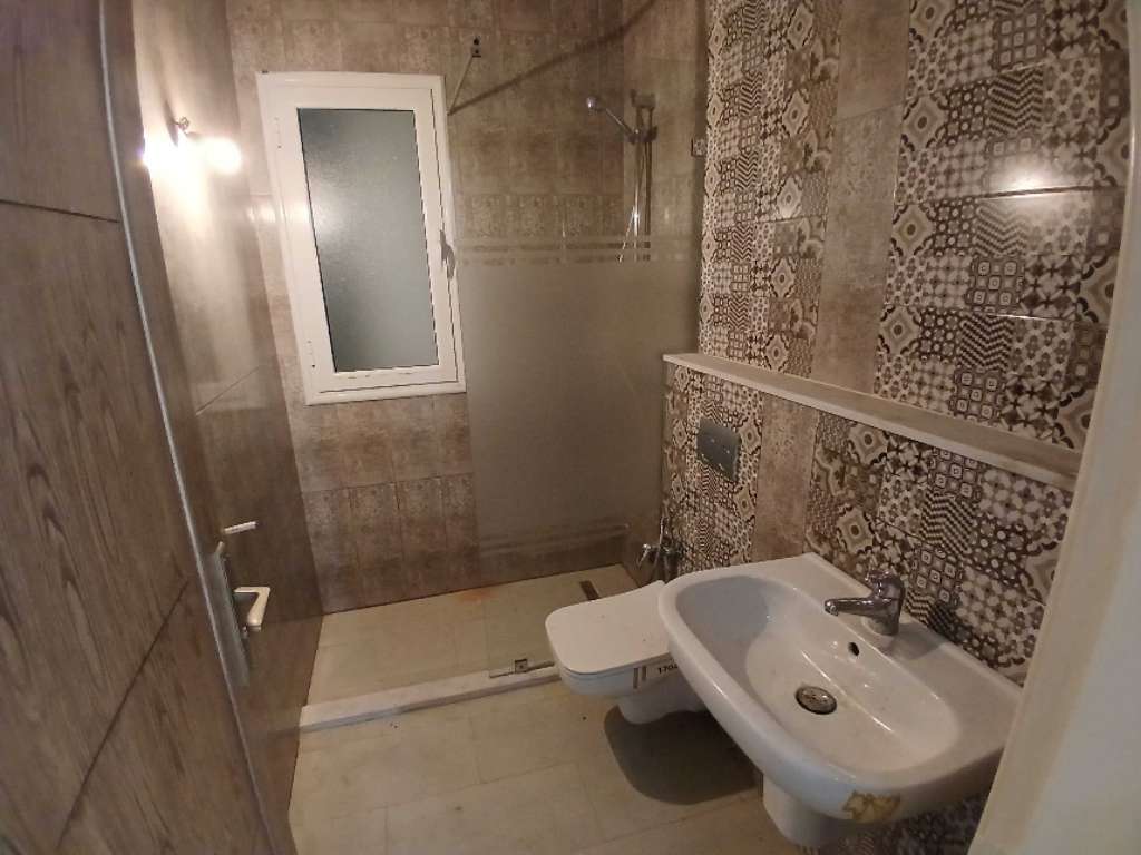 A louer 2 bureau pour activité administrative situé  a sahloul a proximité rond-point Choes Centre